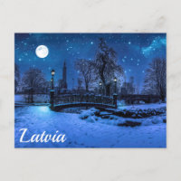 Magische Winternacht mit Sternenhimmel und Vollmon