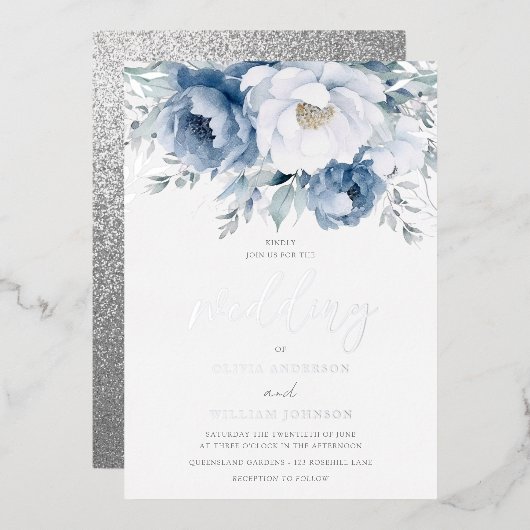 Magische Wintersaison Dusty Blue Wedding Silver Folieneinladung (Vorderseite/Rückseite)