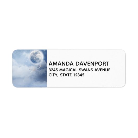 Magischer blauer Himmel mit flatternden Schwänen (Vorne)