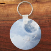 Magischer blauer Himmel mit flatternden Schwänen Schlüsselanhänger (Vorderseite)