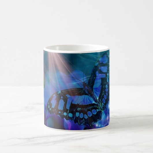 Magischer blauer Schmetterling Kaffeetasse (Mittel)