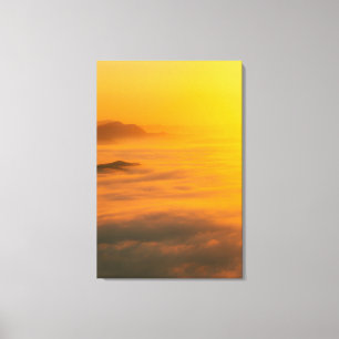 Magischer Herbstsonnenaufgang über Wolken Leinwanddruck