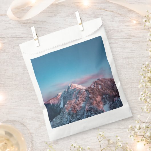 Magischer Himmel über dem Berg Storžič, Slowenien Geschenktütchen (Ausgeschnitten)