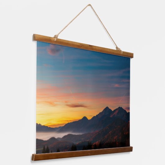 Magischer Himmel über dem Berg Storžič Wandteppich Mit Holzrahmen (Gewinkelt)