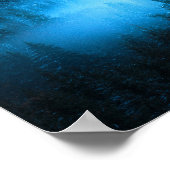 Magischer Nebel in schneebedecktem Fichtenwald Poster (Ecke)