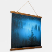 Magischer Nebel in schneebedecktem Fichtenwald Wandteppich Mit Holzrahmen (Gewinkelt)