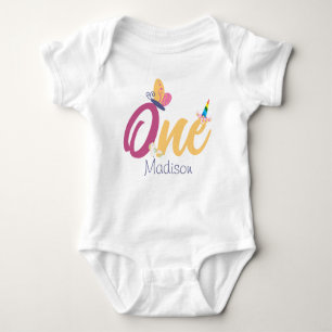 magischer personalisierter Name eines Babys Baby Strampler