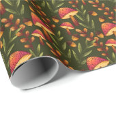 Magischer Pilzwald auf dunkelgrüner Ebene Geschenkpapier (Rolleneckpunkt)