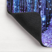 Magischer Waldweg Lila blau Mousepad (Ecke)
