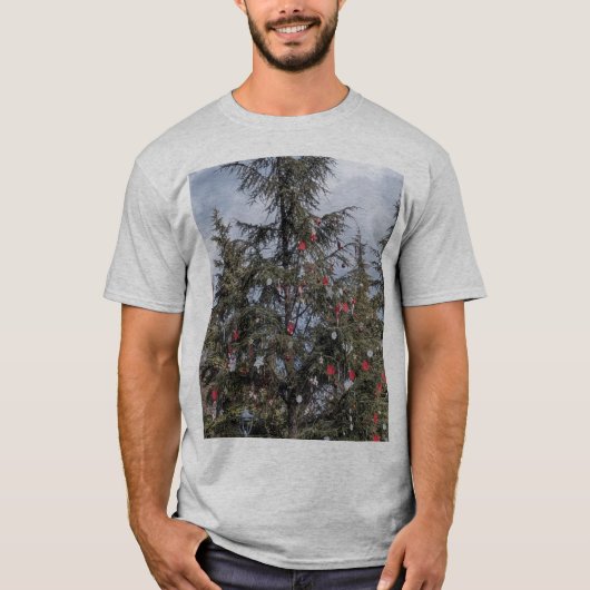 Magischer Weihnachtsbaum bei Sonnenuntergang T-Shirt (Vorderseite)