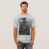 Magischer Weihnachtsbaum bei Sonnenuntergang T-Shirt (Vorne ganz)