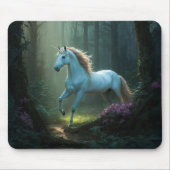 Magisches Einhorn im verzauberten Wald Mousepad (Vorne)