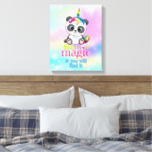Magisches Einhorn-Panda auf Regenbogenuntergrund Leinwanddruck (Insitu (Schlafzimmer))