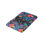 Magisches Neon Forest Night Traumdesign Badematte (Schrägansicht)