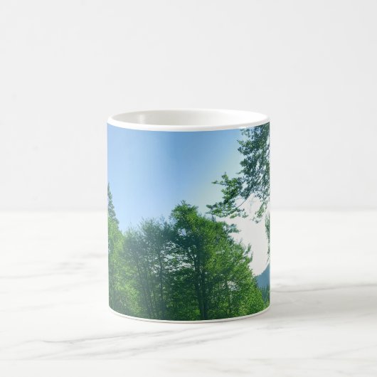 Magnet für grüne Waldlandschaften Kaffeetasse (Mittel)