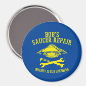 Magnet mit dem Saucer Repair-Logo von Bob (Vorderseite/Rückseite)