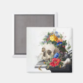 Magnet mit Totenkopf und Blumen Szene. (Vorderseite/Rückseite)