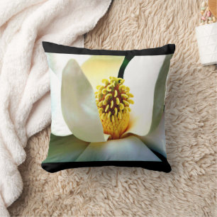 Magnolia Bloom Macro Kissen