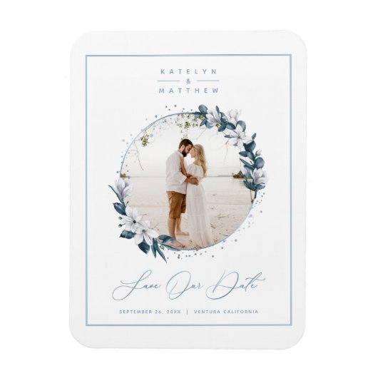 Magnolia & Dusty Blue Circle Foto Save The Date Magnet (Vertikal)