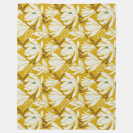 Magnolia graphic in mustard pattern fleecedecke