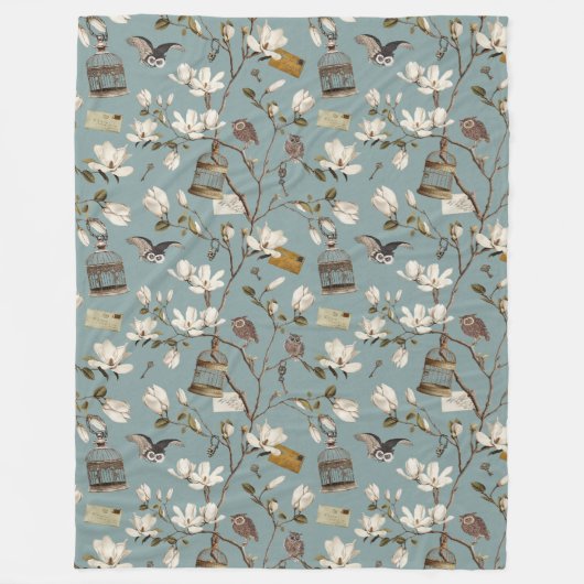 Magnolia Grove with Owls in Duck egg blue Fleecedecke (Vorderseite)
