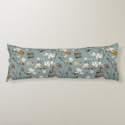 Magnolia Grove with Owls in Duck egg blue Seitenschläferkissen (Vorderseite)