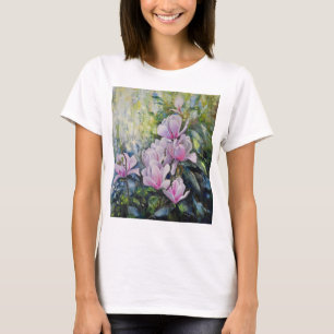 Magnolia Serenity – Florale Kunst von Lukian T-Shirt