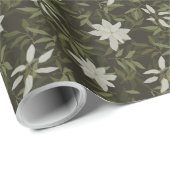 Magnolia und grüne Blätter auf schwarz Geschenkpapier (Rolleneckpunkt)