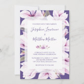 Magnolia Violet Floral Wedding Einladungen (Vorderseite)