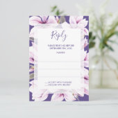 Magnolia Violet Floral Wedding Repards RSVP Karte (Stehend Vorderseite)