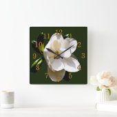 Magnolia with Gold Numerals Quadratische Wanduhr (Zuhause)
