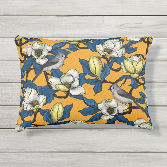 Magnolie und Titmausvogel blühen 3 Kissen Für Draußen (Vorderseite)