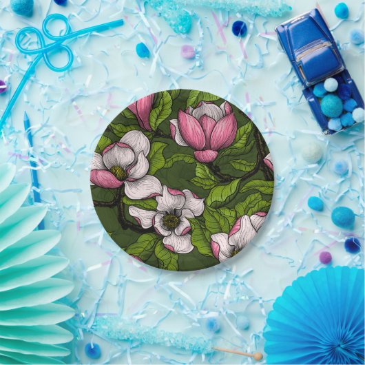 Magnolien blühen auf dunkelgrün pappteller (Party)