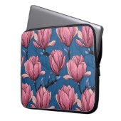 Magnoliengarten Laptopschutzhülle (Vorderseite Links)