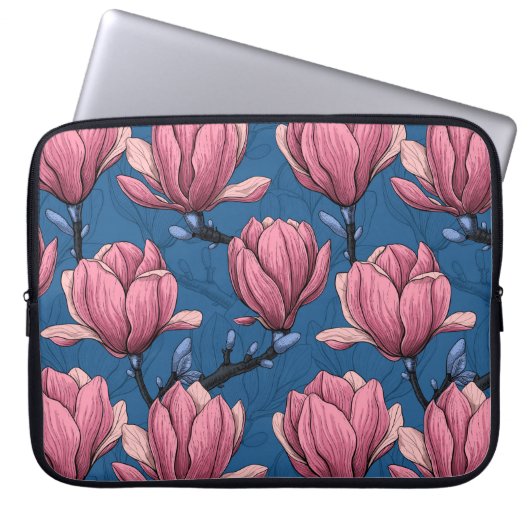Magnoliengarten Laptopschutzhülle (Vorderseite)