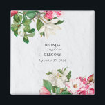 Magnolische Blume Gastgeschenk Hochzeit Magnet<br><div class="desc">Ein schönes Aquarell Magnolia Blume Hochzeitsdesign. Ein einzigartiges Design,  das rustikale Vintage botanische Magnolienfloralen verwendet. Ein elegantes,  weißes und rosa Retro-Blumendesign mit einem Hauch von Grün. Eine schicke Gastgeschenk Hochzeit mit modernen Elementen. Auch die passenden Hochzeitseinladungen und andere Schreibwaren sind verfügbar.</div>
