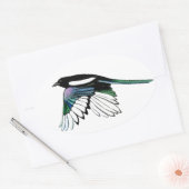 Magpie Bird im Dienste der Natur Ovaler Aufkleber (Umschlag)