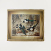 Magpies Rund um eine tote Capercaillie Wandteppich (Vorderseite (Horizontal))