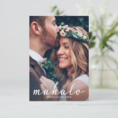 Mahalo Modern Elegante Wedding Danke Foto Card (Stehend Vorderseite)