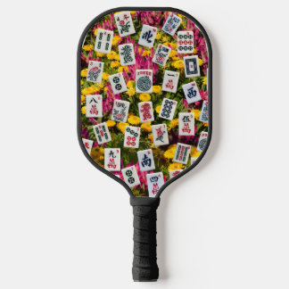 Mahjong-Symbole auf Wildblumen-Hintergrund Pickleball Schläger