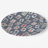 MahJongg Fliesen-Design auf dunkelblau Pappteller (Schrägansicht)