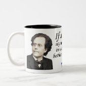 Mahler auf dem Verfassen Zweifarbige Tasse (Links)