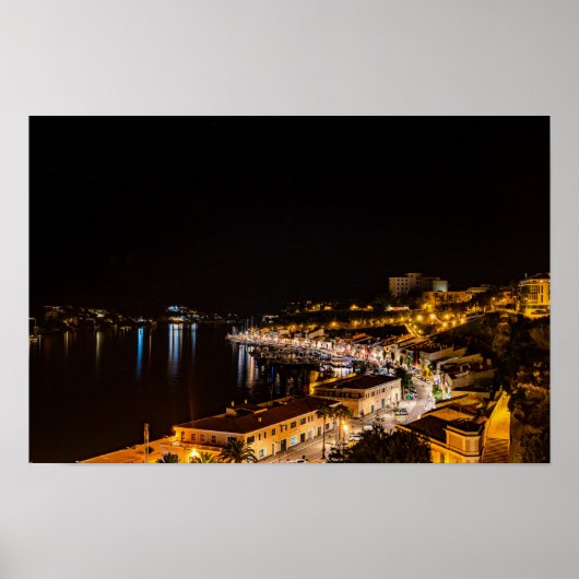 Mahon Hafen am Abend - Menorca, Spanien Poster (Vorne)