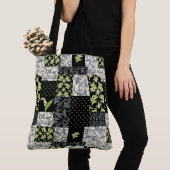 Maiglöckchen-Faux-Patchwork in Schwarz Tasche (Von Nahem)