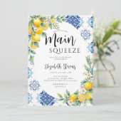 Main Squeeze Lemon Blue Tiles Summer Bridal Shower Einladung (Stehend Vorderseite)