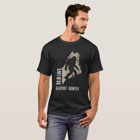 Maine Bigfoot Hunter Funny Sasquatch Geschenk T-Shirt (Vorne ganz)