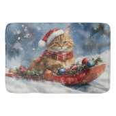 Maine Coon Cat in Sledge Let it Schnee Weihnachten Badematte (Vorderseite)