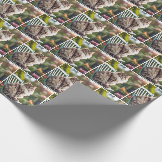 Maine Coon Cat on Chair Geschenkpapier (Ecke)