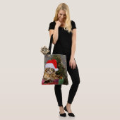 Maine Coon Cat Santa & Gifts Weihnachtsbaum Hinter Tasche (Am Model)