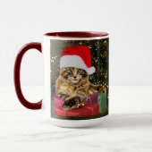 Maine Coon Cat Santa & Gifts Weihnachtsbaum Hinter Tasse (Links)
